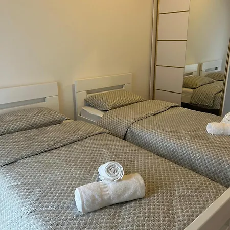 Crnogorac アパート ポスシエ