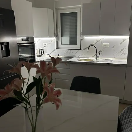 Crnogorac アパート