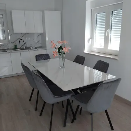 Crnogorac Apartman *